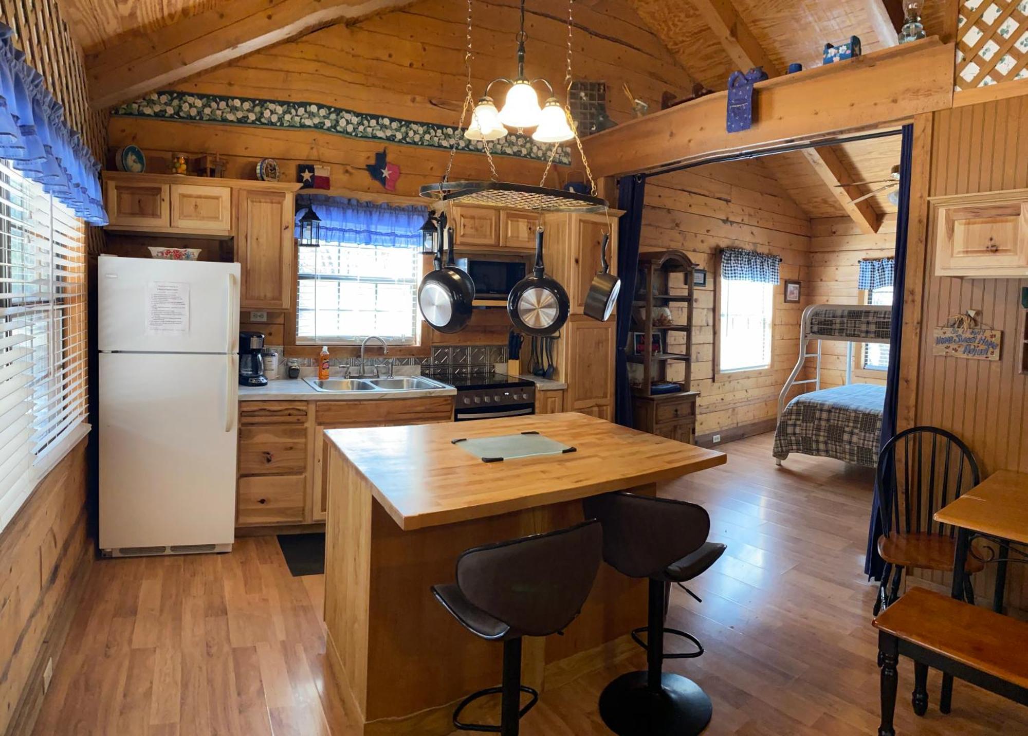 A Peace Of Heaven Cabins And Rv Vanderpool Kültér fotó